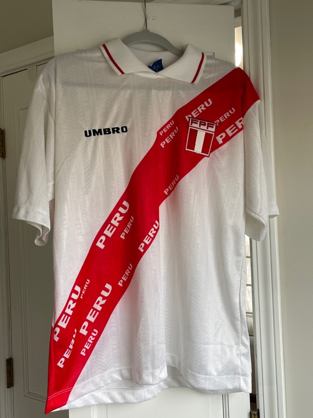 1997 Umbro White & Red Peru Soccer Jersey